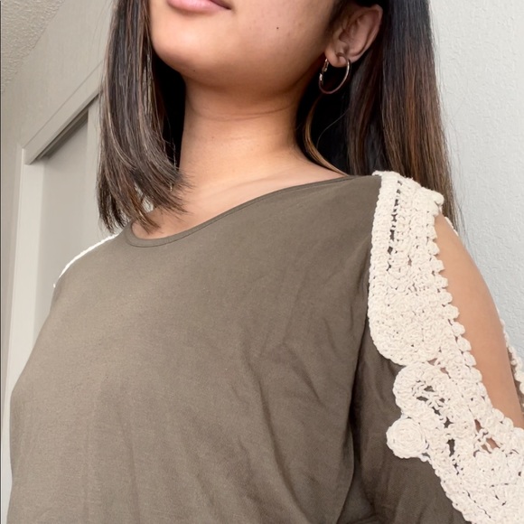 Open Shoulder Top - Picture 7 of 7